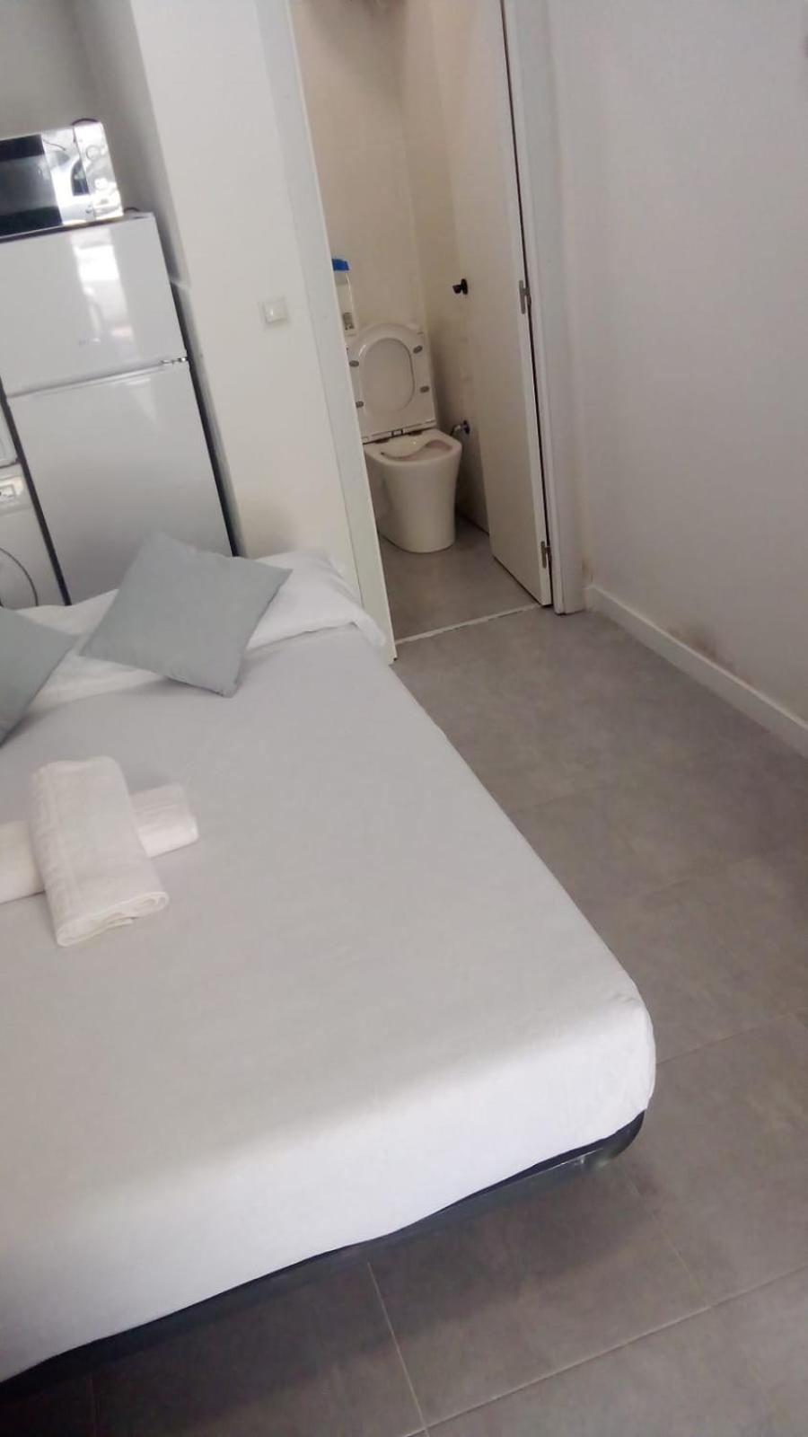 Estudio Encantador Cerca Del Carrefour Rosaleda 1 Malaga Pokój zdjęcie