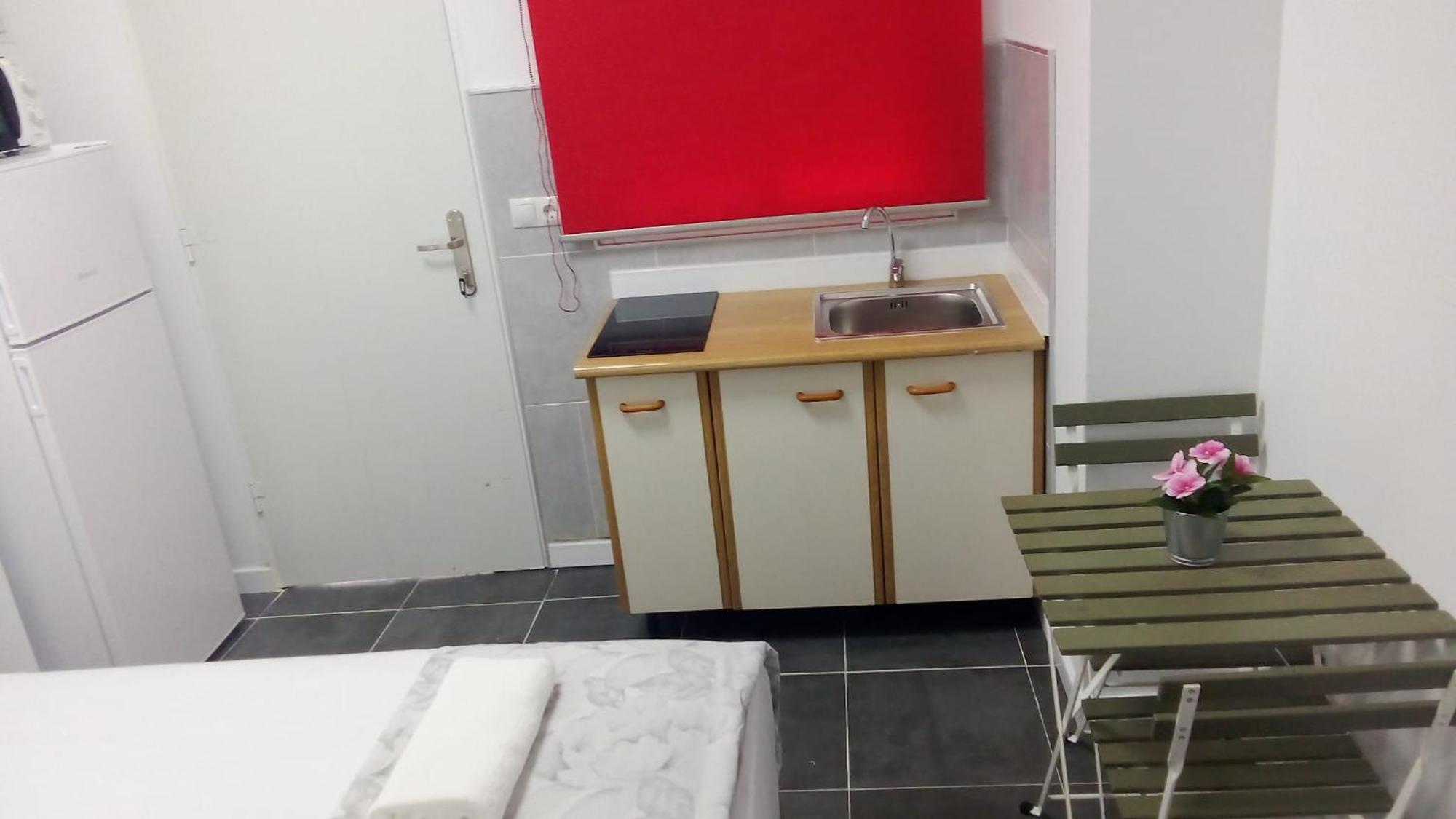 Estudio Encantador Cerca Del Carrefour Rosaleda 1 Malaga Zewnętrze zdjęcie